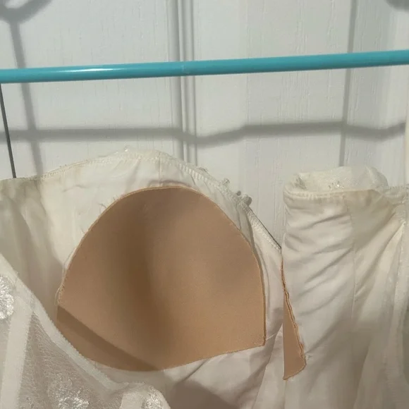 Anthropologie “The Ivy” Ivory Strapless Wedding Dress